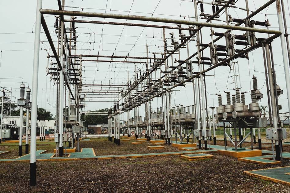 Osprzęt do budowy i modernizacji stacji elektroenergetycznych
