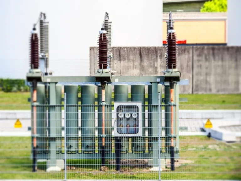 Jak nowoczesne terminale zabezpieczeniowe chronią cyfrowe stacje elektroenergetyczne przed zagrożeniami