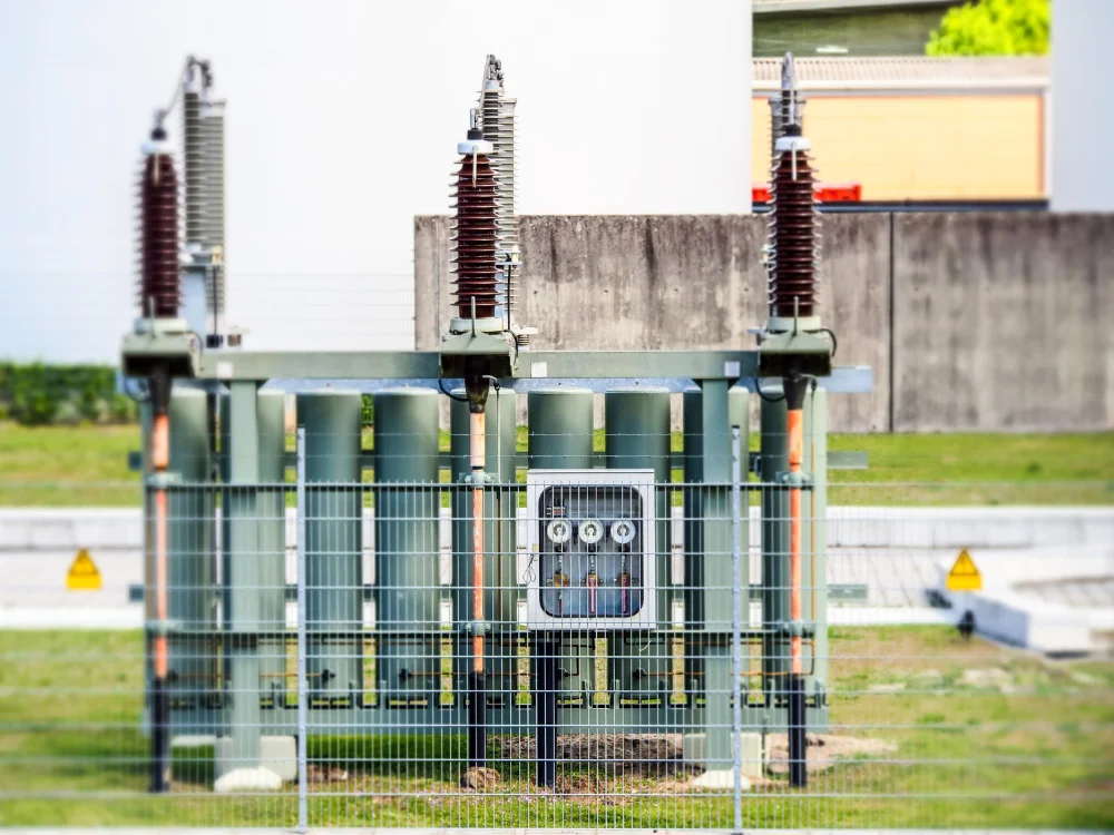 Jak nowoczesne terminale zabezpieczeniowe chronią cyfrowe stacje elektroenergetyczne przed zagrożeniami